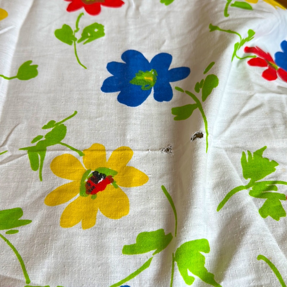 Pequot Vintage Fitted Sheet - Mod Floral - Picture 4 of 6